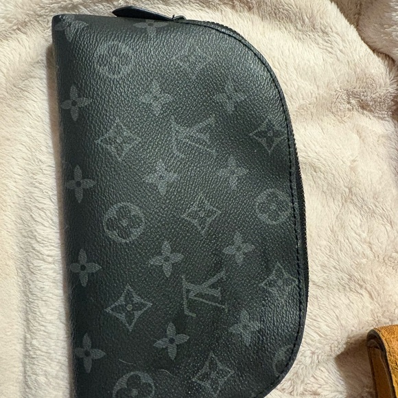 Louis Vuitton Dark Gray Monogram Clutch - Picture 1 of 4